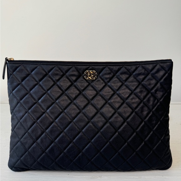 Chanel Lambskin Quilted Chanel 19 Large Cosmetic Case Black - Picture 1 of 11